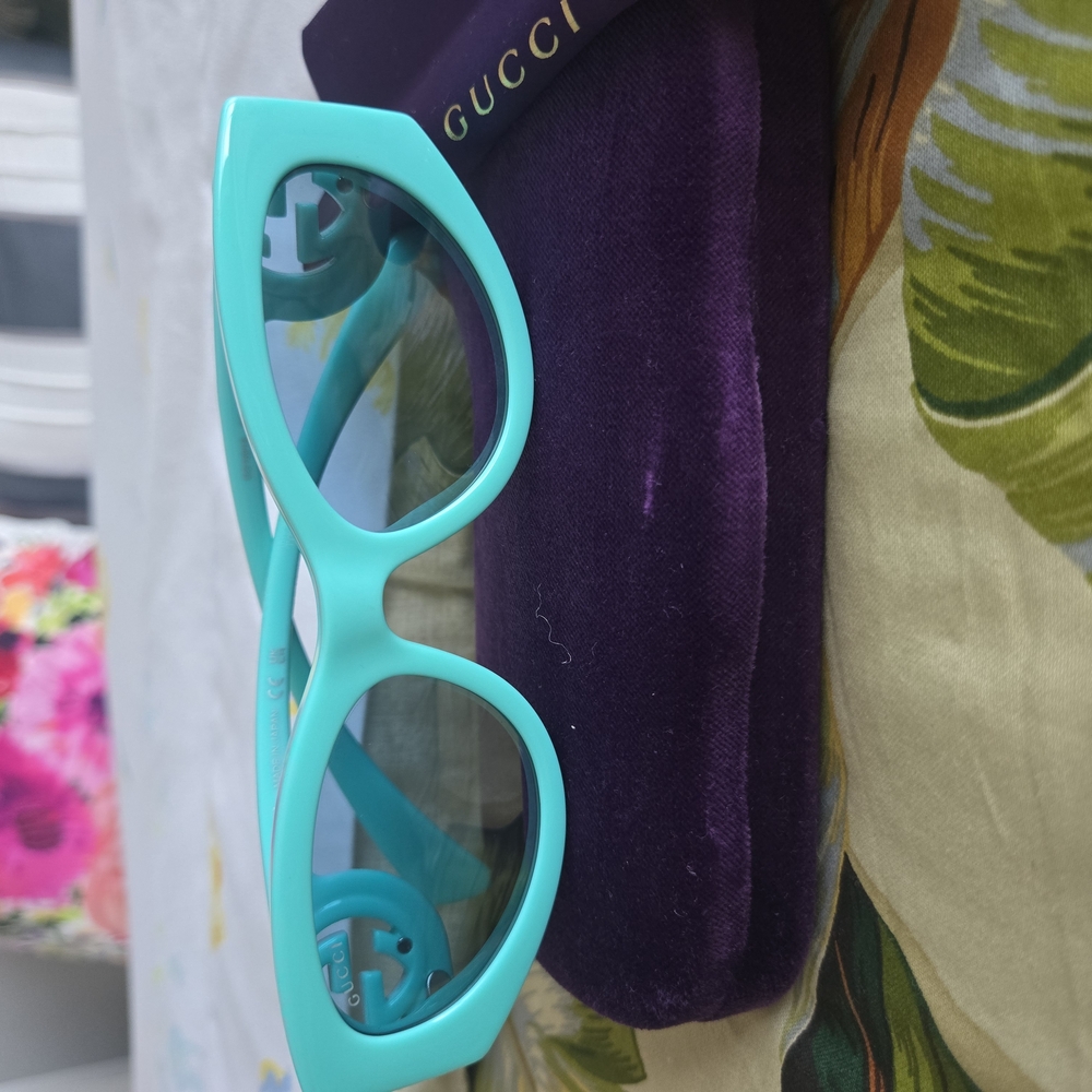 Gucci Turquoise Sunglasses . Gucci 54mm Cat Eye Sunglasses For Sale.